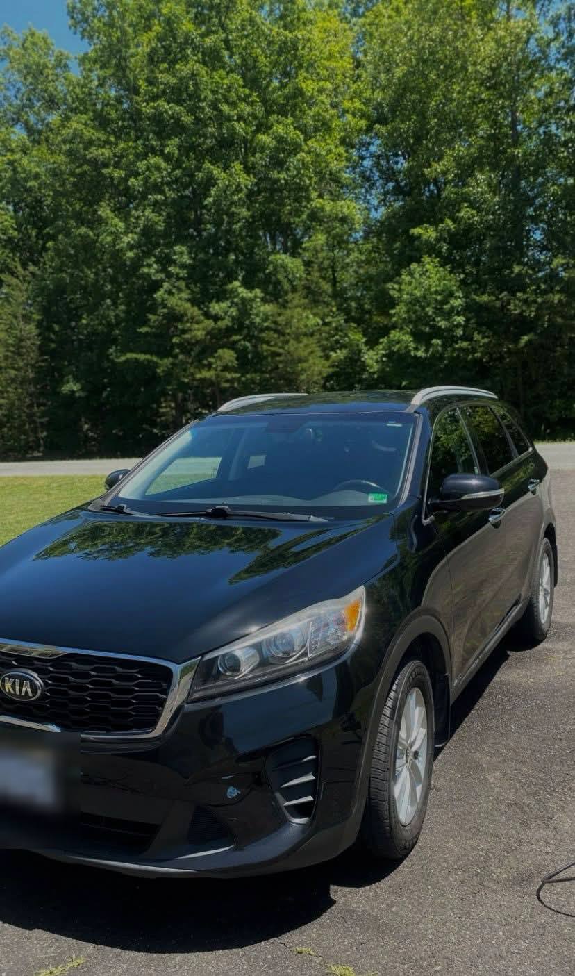 Freshly cleaned black Kia Sorento